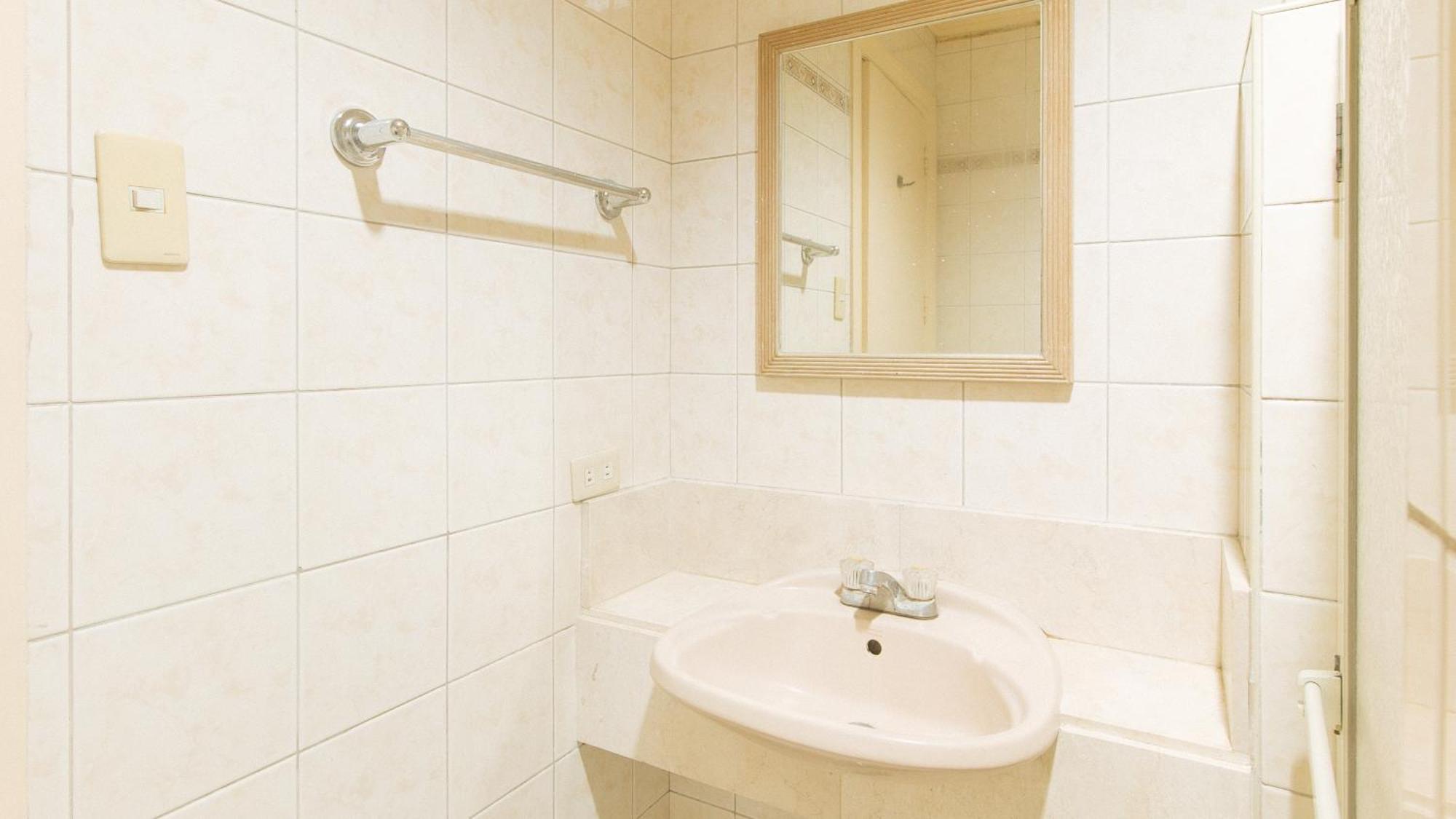 Royal Am Rei Hotel By Reddoorz Bacolod Extérieur photo