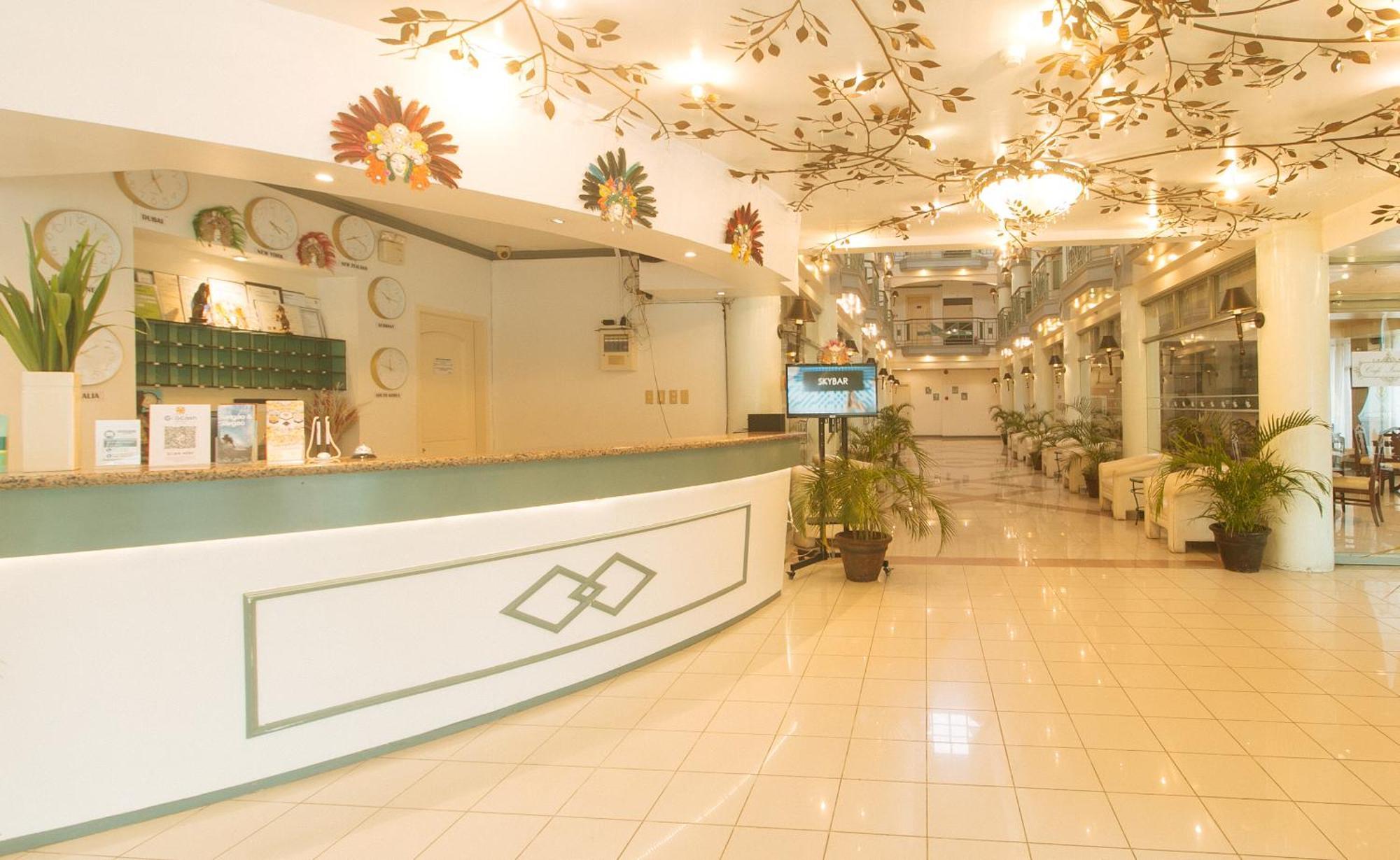 Royal Am Rei Hotel By Reddoorz Bacolod Extérieur photo