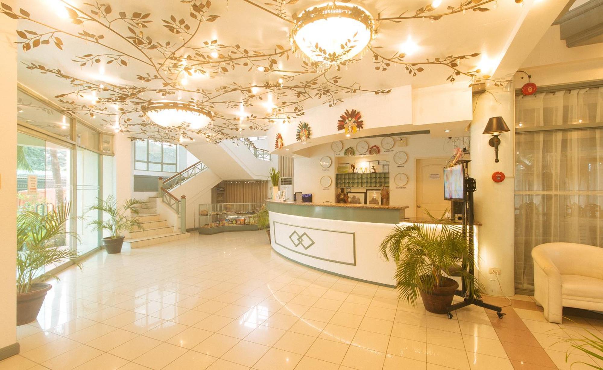 Royal Am Rei Hotel By Reddoorz Bacolod Extérieur photo