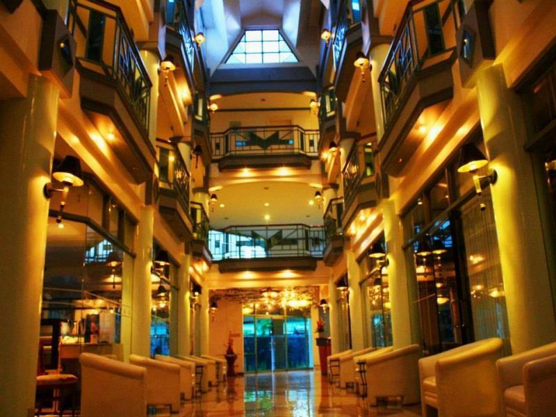 Royal Am Rei Hotel By Reddoorz Bacolod Extérieur photo